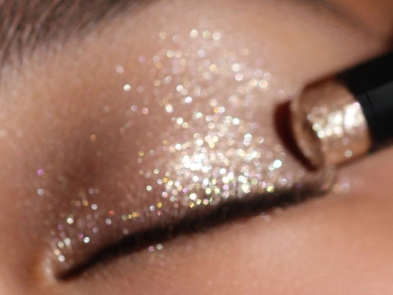 Nouveau chez Bobbi Brown, le « Crystal Eyes Shadow Stick »