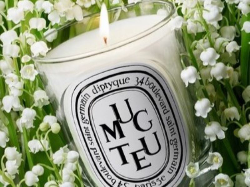 « Muguet », une bougie parfumée de printemps signée Diptyque